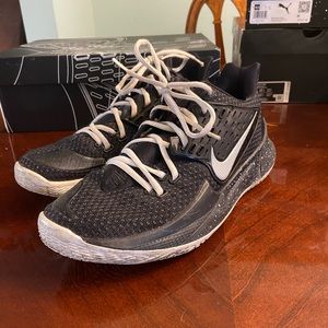 Kyrie Low 2 ‘Black Metallic Silver’